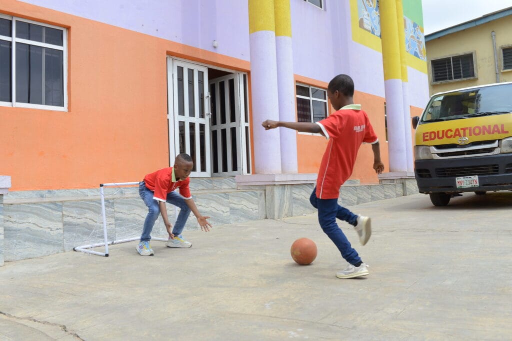 One of the greatest challenges school students face is balancing academic responsibilities with extracurricular activities.