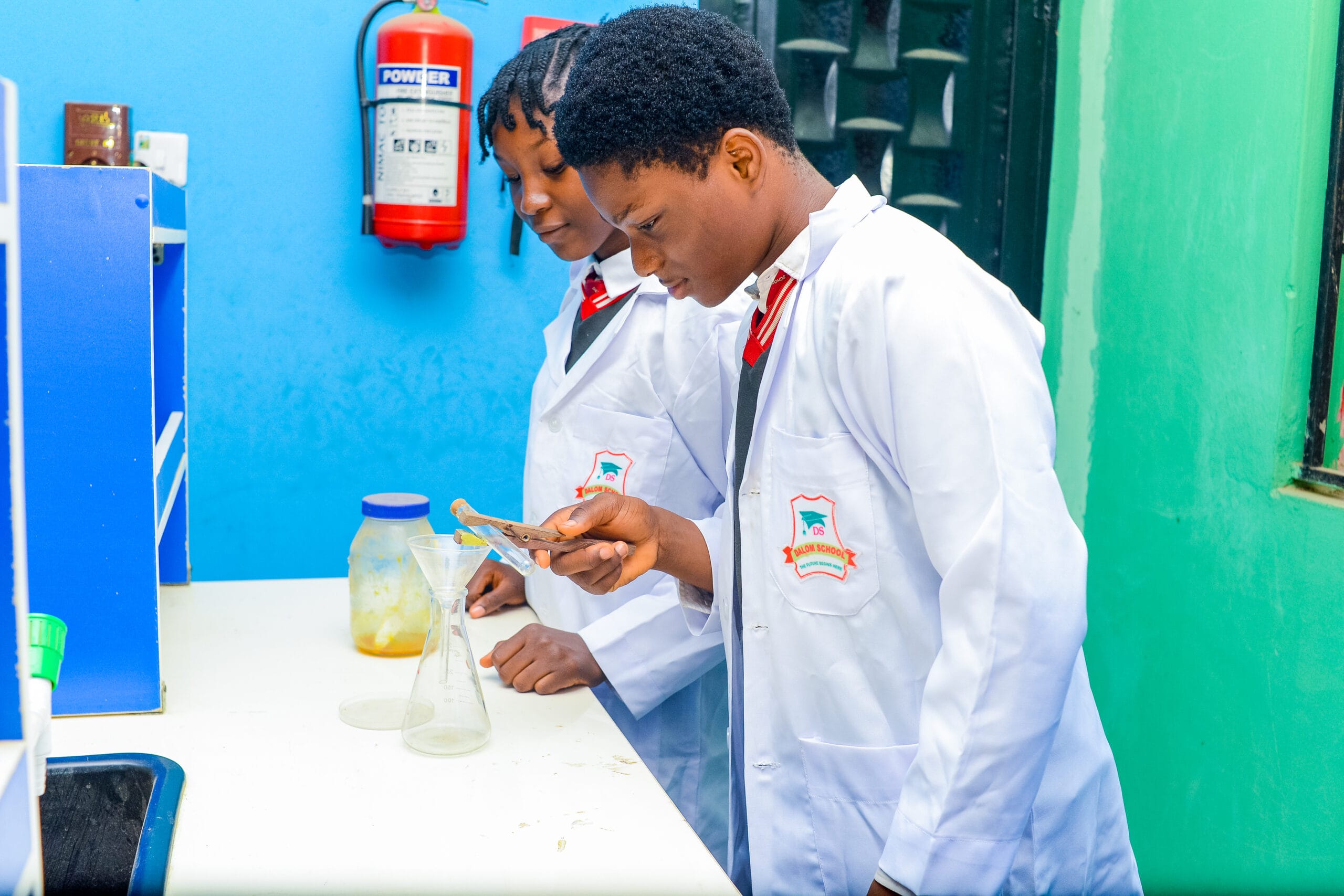 Dalom School Slider 1